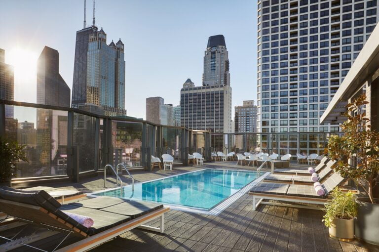 Best Hotels In Chicago For Couples